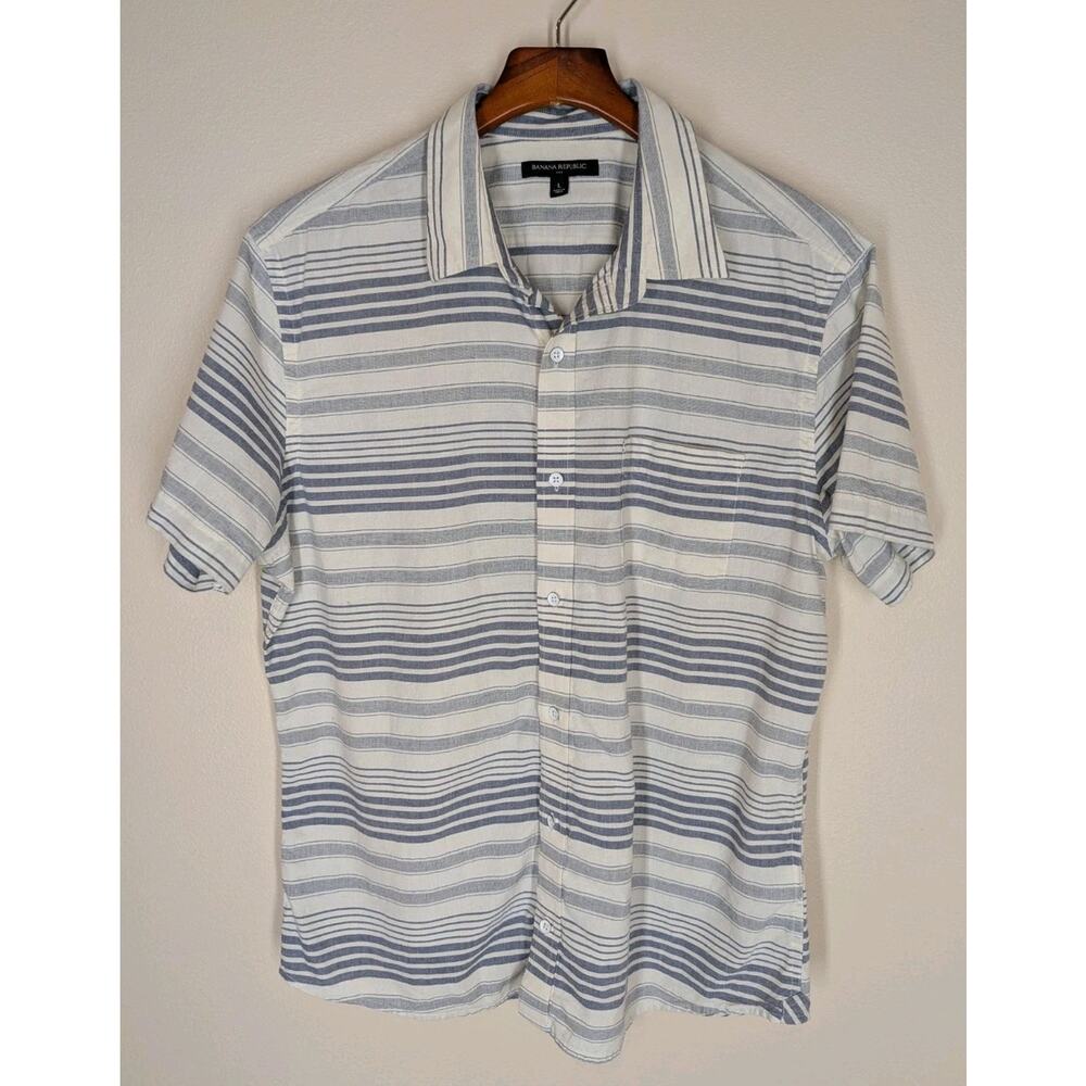 Banana Republic 100% Cotton Blue White Striped Men's Large Short Sleeve Buttons